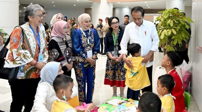 Jokowi Rumah Sakit Kemenkes Surabaya