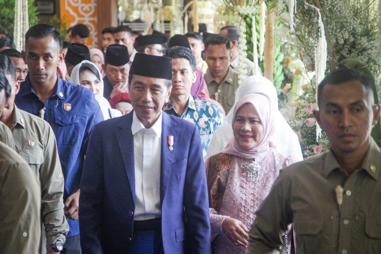 Hadirnya Jokowi Menjadi Saksi dari Mempelai Pria, Putra Khofifah