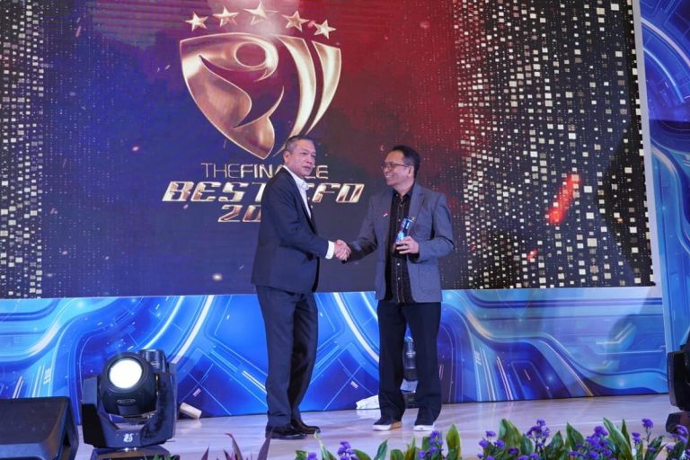 Kinerja Moncer, Bank Jatim Boyong Dua Penghargaan Sekaligus Dari The Finance