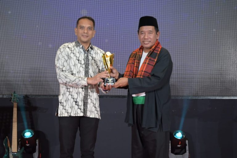 Local Media Summit 2024: PLN Terima Penghargaan atas Dukungan Media Lokal