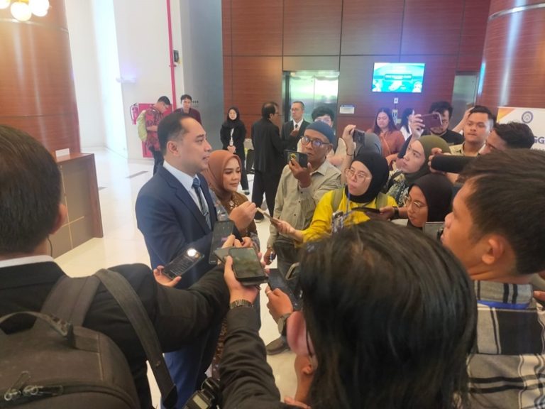 Raih Predikat Cumlaude Pada Ujian Doktor Terbuka, Eri Cahyadi : Birokrasi Kuat, Rakyat Sejahtera