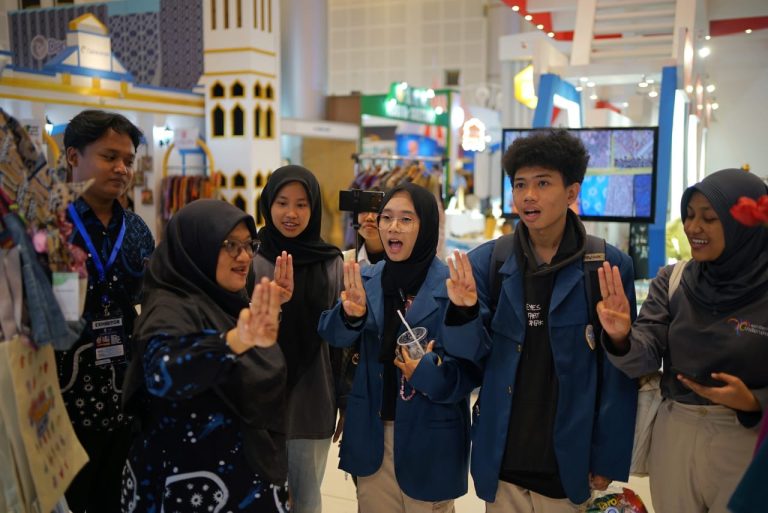 Berdayakan Komunitas Tuli, Dinsos Jatim Ajak Masyarakat Lebih Memahami dan Menghargai