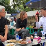 Manusia Rp 2.000 Triliun Makan Gultik di Blok M Untuk Pertama Kalinya, Apa Komentarnya?