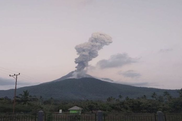 Status Gunung Lewotobi Laki-Laki