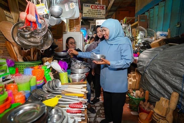 Histeris Pedagang Pasar Besar Malang