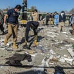 Bom Bunuh Diri di Stasiun Kereta Pakistan Tewaskan 24 Orang