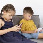 UU larang anak gunakan media sosial