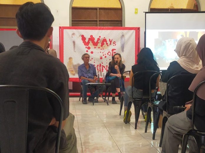 Pasangan Pelukis Batik