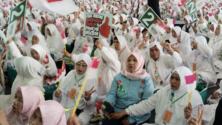 Ribuan Pendukung Khofifah Emil