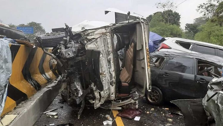 Update Kecelakaan Beruntun di Tol Cipularang KM 92: 1 Meninggal Dunia, 29 Luka-Luka