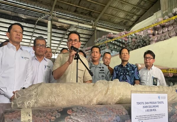 Mendag Budi Santoso Temukan 90.000 Rol Kain