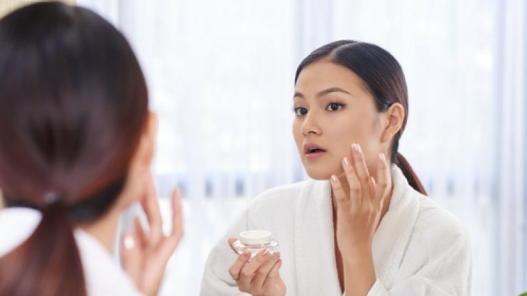 7 Perubahan Kulit yang Wajib Diwaspadai: Saatnya Berhenti Gunakan Skincare