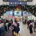 KAI Daop 8 Surabaya Meriahkan Nataru 20242025, Hadirkan Pohon Cemara Tertinggi_1