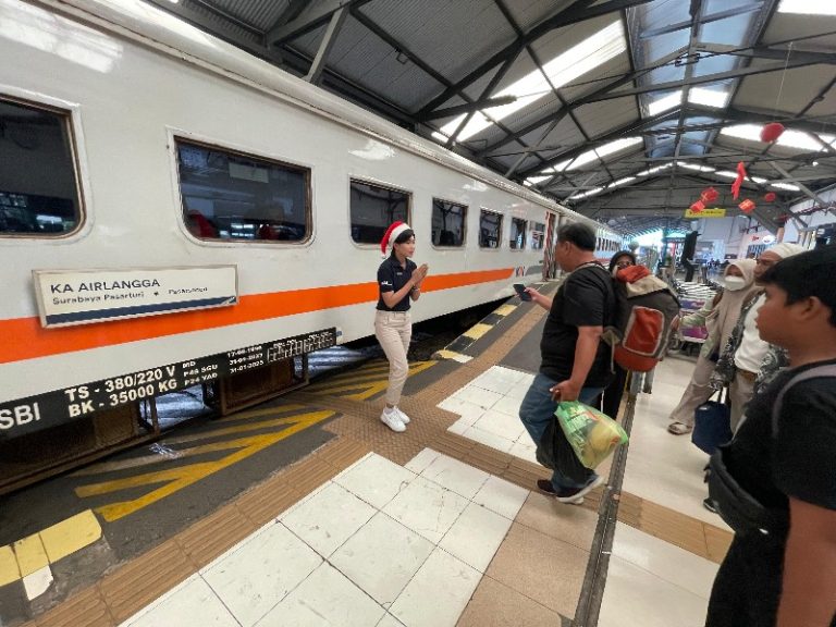 Tingginya Minat Masyarakat, KAI Daop 8 Surabaya Catat 59.599 Pemesanan Tiket Menjelang Tahun Baru 2025