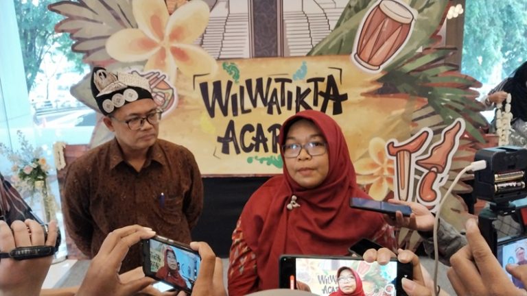 Menggali Jejak Wilwatikta: Seminar dan Pameran Budaya di UNAIR
