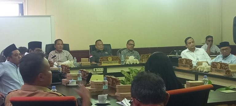 Rapat Pansus DPRD Surabaya Bahas Status Aset PD Pasar untuk Pembangunan Balai RW4 di Ambengan Batu