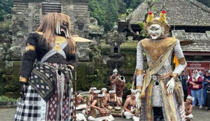 Penglipuran Barong Landung