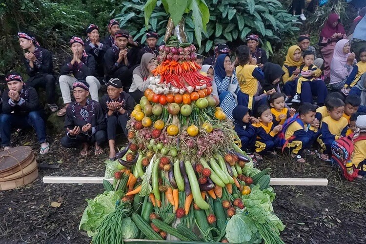 Nyadran Rejeban Plabengan