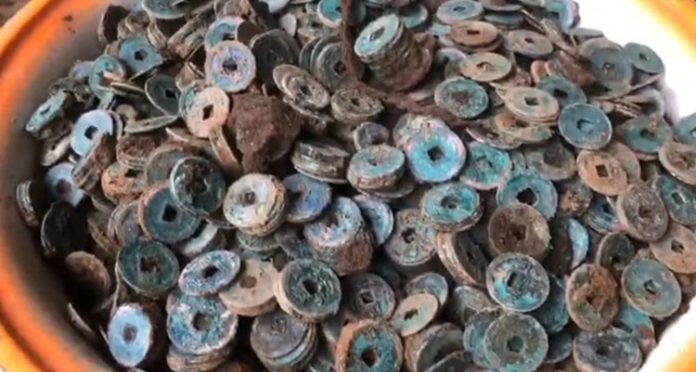 Petani Bromo Koin Kuno