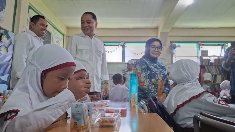 Makan Bergizi Gratis SD Taquma