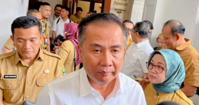 Bey Machmudin Dedi Mulyadi