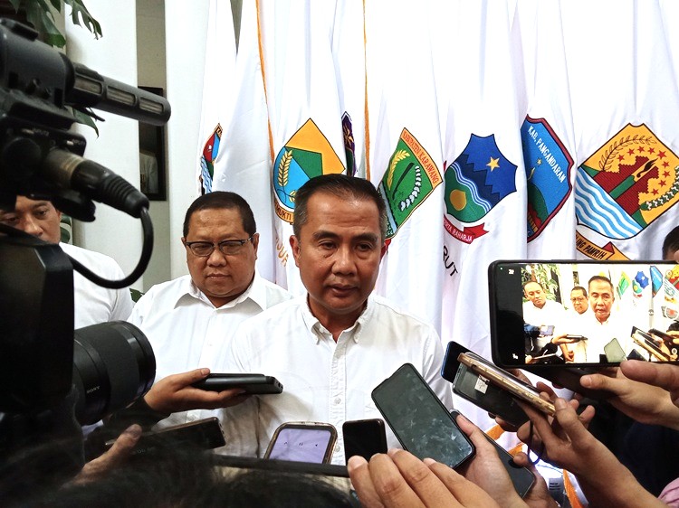 Bey Tegaskan Bakal Tindak Tegas Oknum Ormas yang Berani Ganggu Investasi di Jabar