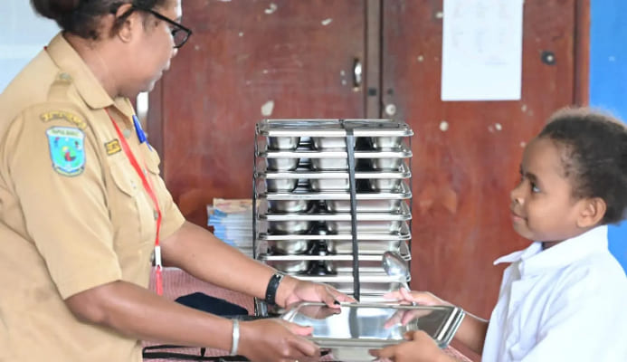 Dari Dapur Gizi ke Sekolah