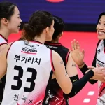 67b7d30183d23-megawati-hangestri-dan-pemain-red-sparks_1265_711