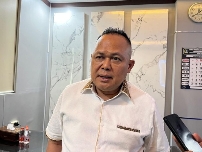 Pelantikan Khofifah-Emil