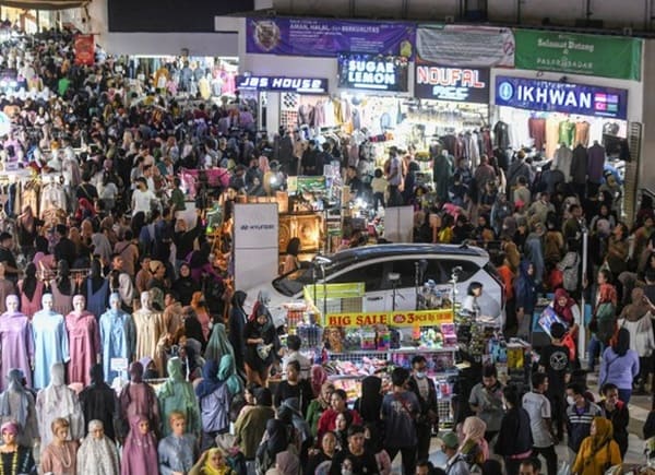 Sejarah Tradisi Baju Baru