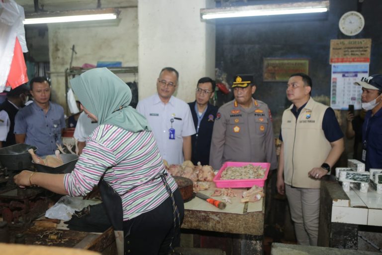 Polda Jatim Temukan MinyaKita Tak Sesuai Isi Kemasan Beredar di Surabaya