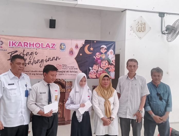 Ikarholaz Berbagi Kebahagiaan