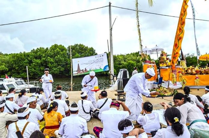 Melasti Laut Segarajaya