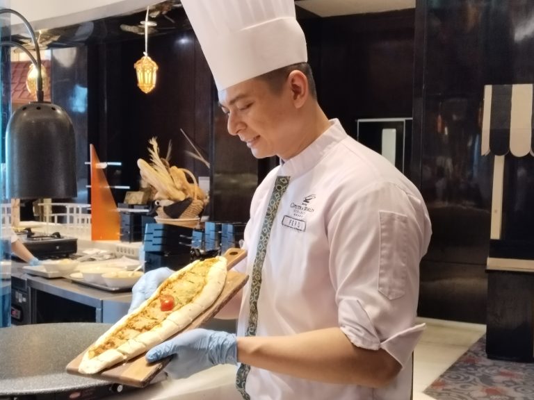 Menu Andalan Ramadan: Pide Bread Ciputra World Surabaya