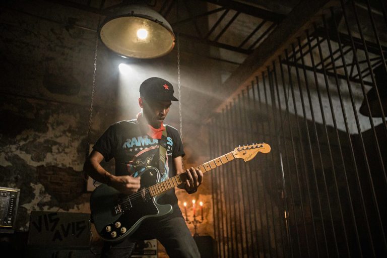 Ketimpangan di depan Muka, Musisi Malang Iksan Skuter Rilis Album Vis a Vis