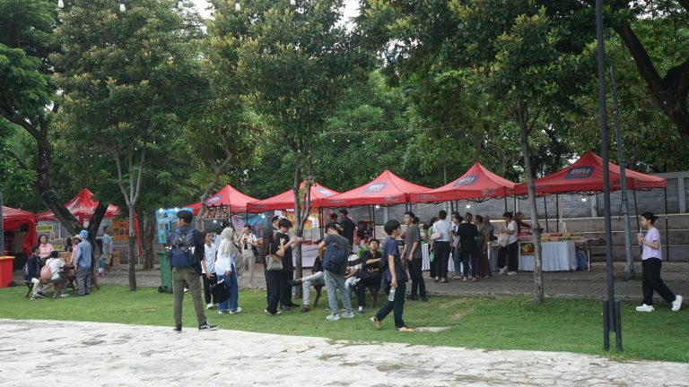 Gelar Ramadan Beach Fest 2025, Pemkot Surabaya Kembangkan Potensi Ekonomi Kreatif