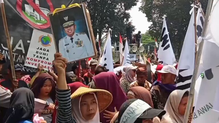 Peringati Hari Bumi, Ratusan Warga Indramayu dan Sumedang Gelar Aksi Tuntut Dedi Mulyadi