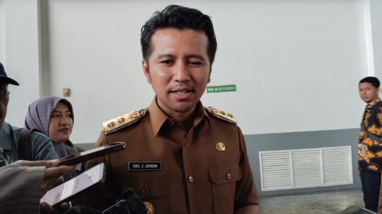 Wagub Emil Buka Kartu: 2 Pemda Jatim Tertangkap Pakai Mobil Dinas Saat Liburan!