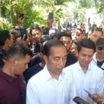 Tanggapi Tuduhan Ijazah Palsu Akhirnya Jokowi Tunjukkan ke Media: Jangan Difoto Ya.