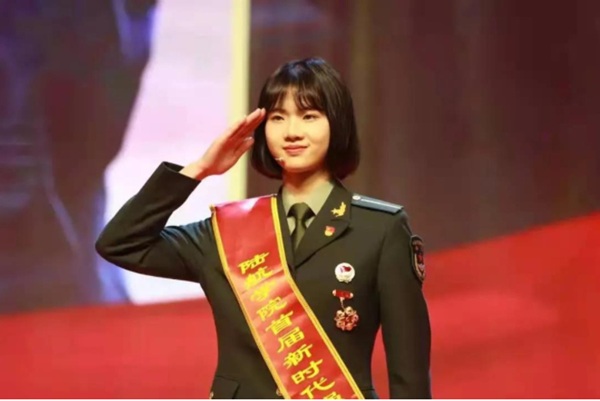 Xu Fengcan Pilot Cantik Asal Cina