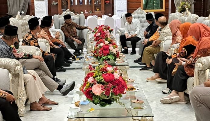 Presiden PKS Kunjungi Eri Cahyadi