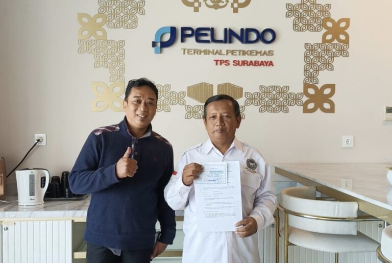 TPS Salurkan Bantuan TJSL untuk Perbaikan Fasilitas Belajar PKBM Budi Utama Surabaya