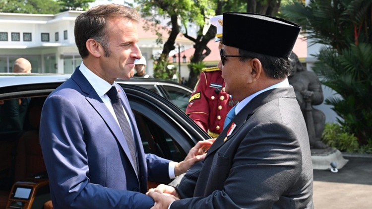 Presiden Prancis Emmanuel Macron Disambut Meriah dalam Upacara Kenegaraan di Istana Merdeka