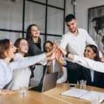 Perbedaan Karyawan Outsourcing dan Kontrak, Dari Sistem Gaji hingga Peluang Karier