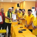 Sorban Hijau Simbol NU, Ali Mufthi Daftar Calon Ketua Golkar Jatim.