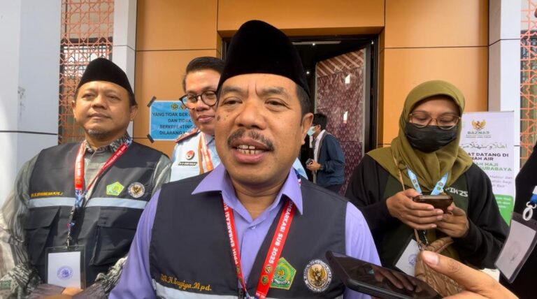 PPIH Debarkasi Surabaya Sambut Kloter Pertama Haji dengan Lancar