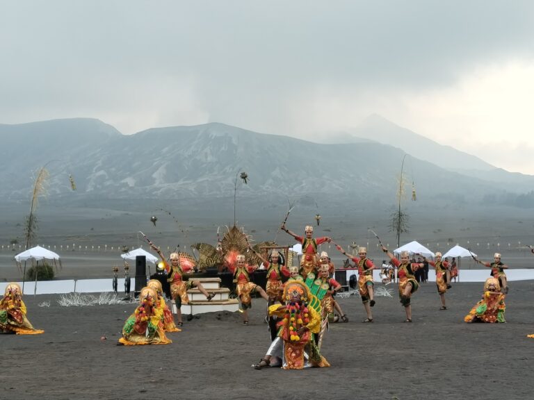 Eksotika Bromo 2025 Menggema, Kolaborasi Budaya di Balik Keindahan Alam