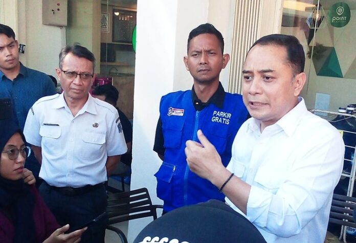 Eri Cahyadi Minimarket Jukir