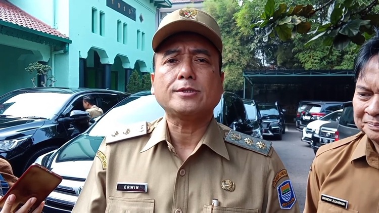 Bendera One Piece Bandung