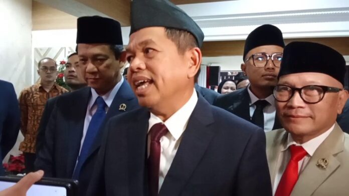 Warga Subang Berobat ke Karawang